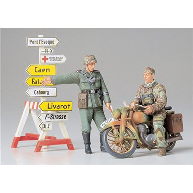 Tamiya 35241 - TAMIYA 1/35 GERM ORDERLY M/CYC