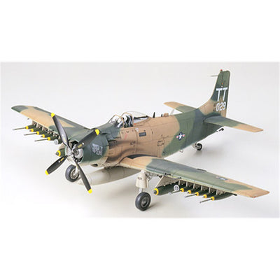 Tamiya 61073 - TAMIYA 1/48 US SKYRAIDER A1-J.