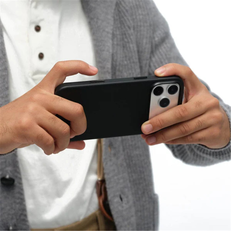 MOFT  iPhone 17 Pro Snap Phone Case - MagSafe Compatible - Jet Black