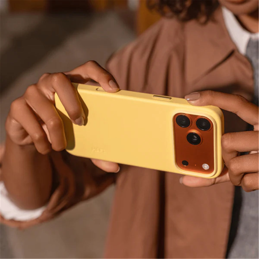 MOFT  iPhone 17 Pro Max Snap Phone Case - MagSafe Compatible - Wonder Yellow