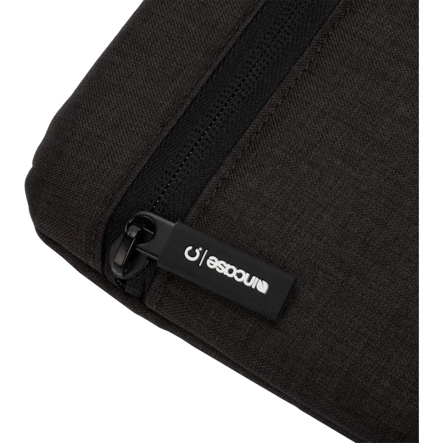 Incase Carry Zip Universal   Laptop Sleeve for 15"-16" Notebook - Graphite