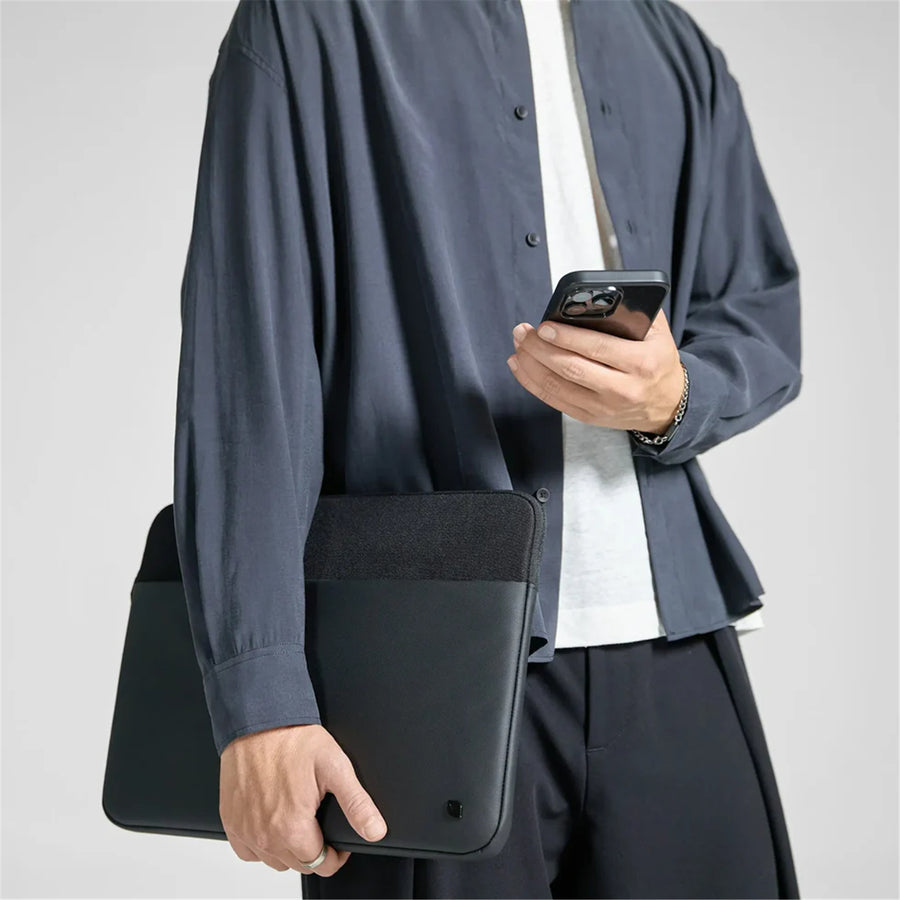 Incase A.R.C. Sleeve for 16-inch Laptop