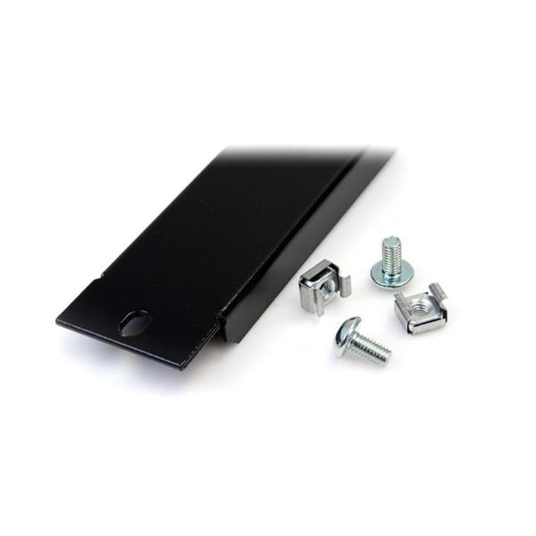 StarTech.com BLANKB1 1U Blank Panel for 19in Racks/Cabinets