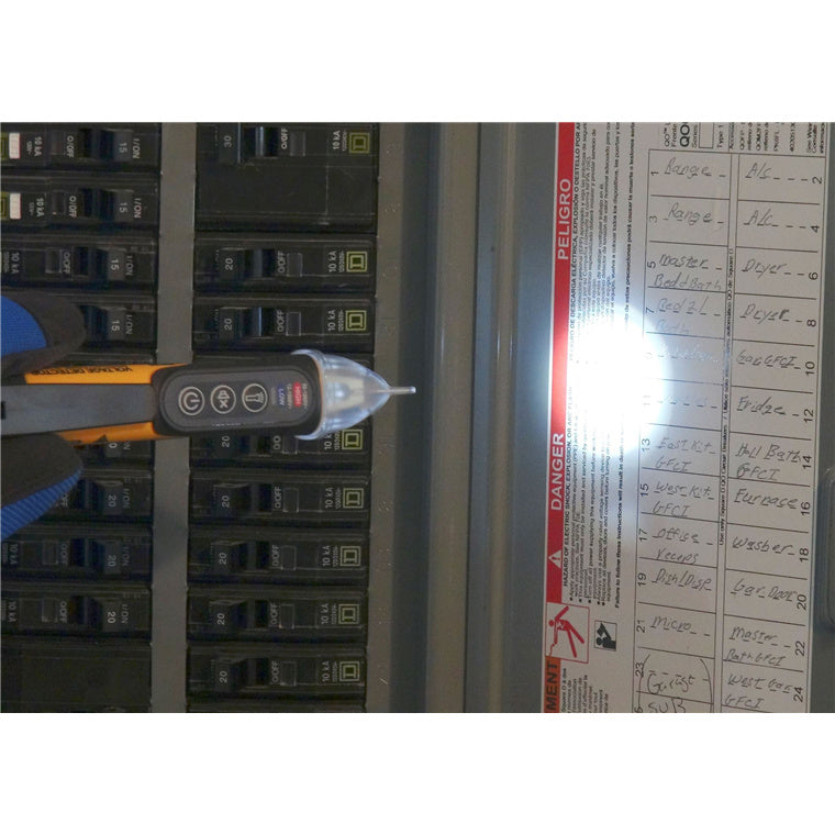 IDEAL INDUSTRIES IDL61-657 - 12-1000V AC Dual Range NCVT w/ Flashlight. CAT IV 1000V Rating