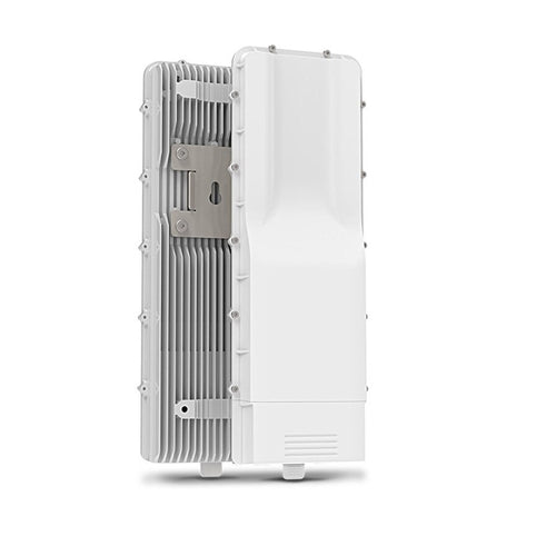 TNA-301 - Tachyon Networks TNA-301 60 GHz Outdoor 120° Beamforming Access Point with 2.5GbE