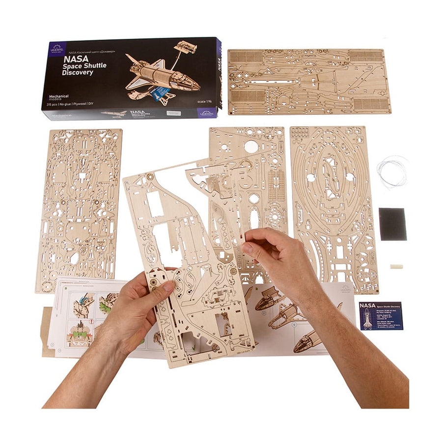 121942 - Ugears NASA Space Shuttle Discovery