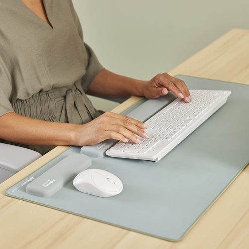 100142578 - Fellowes Breyta Keyboard Wrist Rest Sage