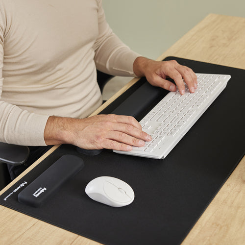 100142575 - Fellowes Breyta Keyboard Wrist Rest Black